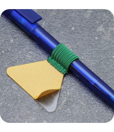 Plastikiniai savilipiai rašiklių laikikliai su plokščios gumelės kilpa, žalios sp.