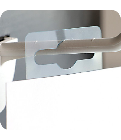 Plastikiniai lipnūs laikikliai su euro skyle 40 x 32mm, skaidrūs, rulonas 500vnt.