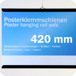 Plastikinių laikiklių komplektas plakatams, 420mm, su 2 kabliukais, juodi (1 pora)